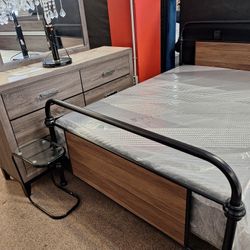 Full Bed Dresser And Mirror 