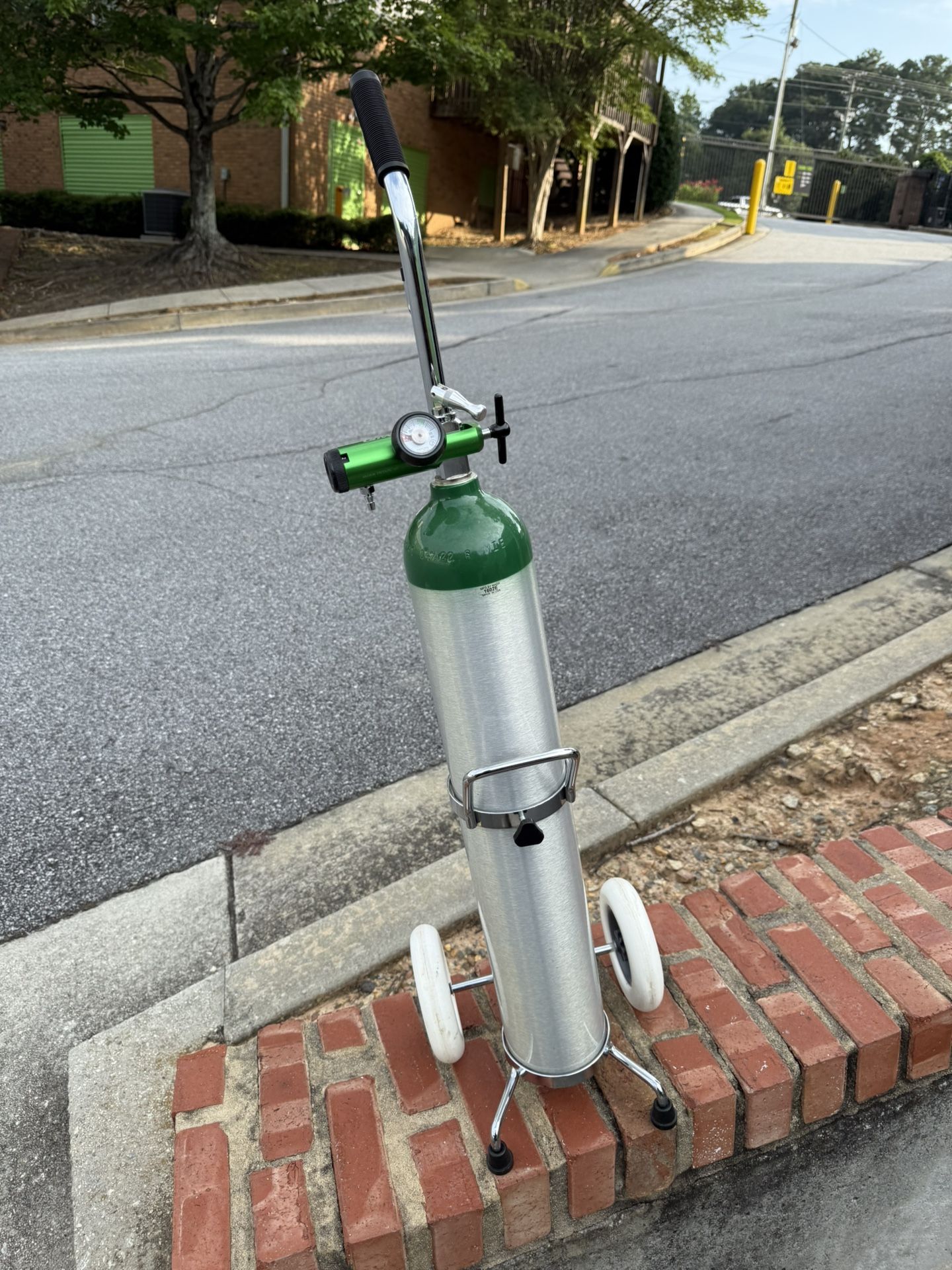 Oxygen Cylinder Tank Size Empty, O2, With Wheeled Carrier Stand