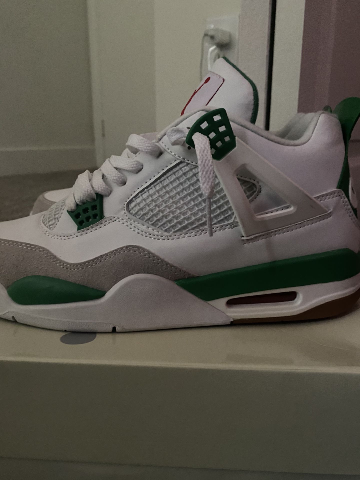 Pine green 4s