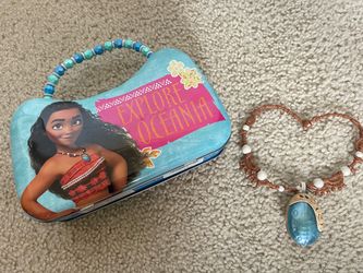 Disney Moana Purse and Necklace