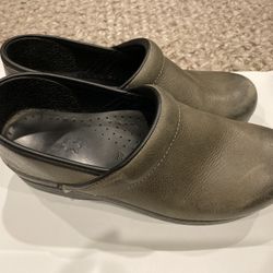 Dansko Professional Size 39