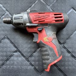 Milwaukee M12 Compact Driver 2401-20 And 1.5ah Battery