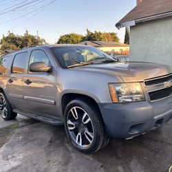 Chevrolet Suburban 2008