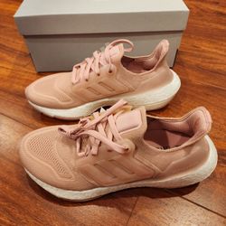 Adidas Ultraboost 22 Women's Size 6.5
