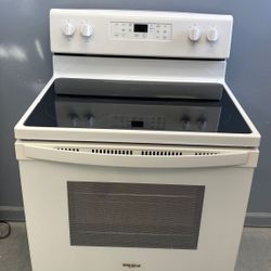 Stove Electric Like New Condition Works Perfectly Very Clean