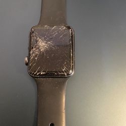 Cracked Apple Watch Series 3 42mm