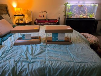 2 brand new never been used 5.5 gallon aquariums one is a rimless