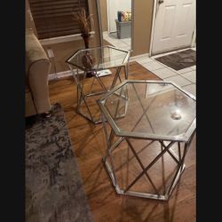 2 End Tables 