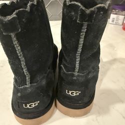 Girls Black Uggs Size 4