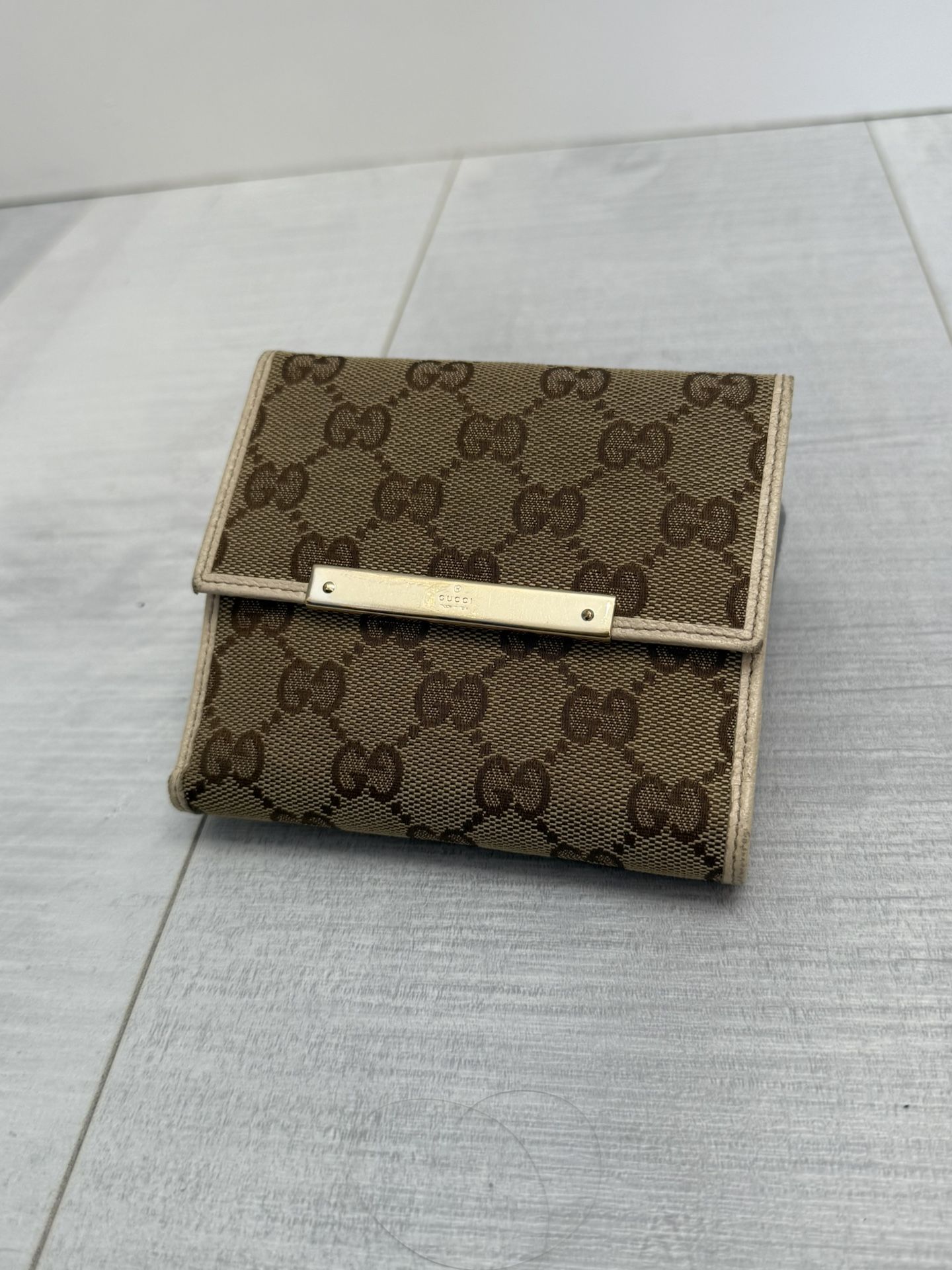 GUCCI W Hook Wallet GG Canvas Beige Canvas x Leather