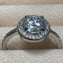 ✨ Brand New Moissanite Halo Ring – Size 9 