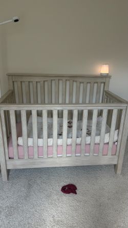 Pottery barn Kendal crib