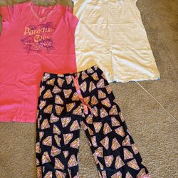 Medium Nightgowns And Capri Pj Pants