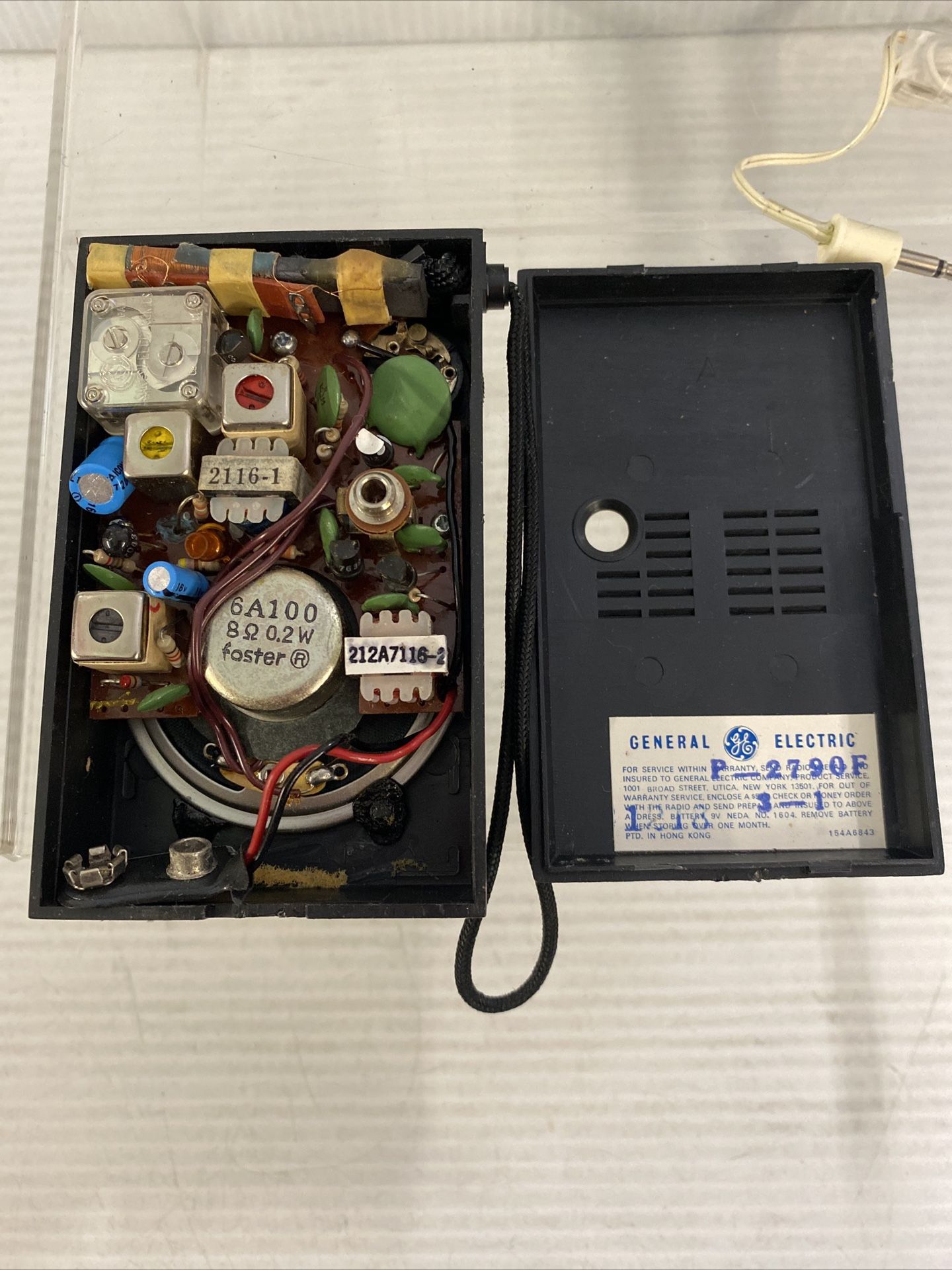 Vintage GE Transistor Radio General Electric P - 2790 With Vintage GE Transistor Radio General Electric P - 2790 With