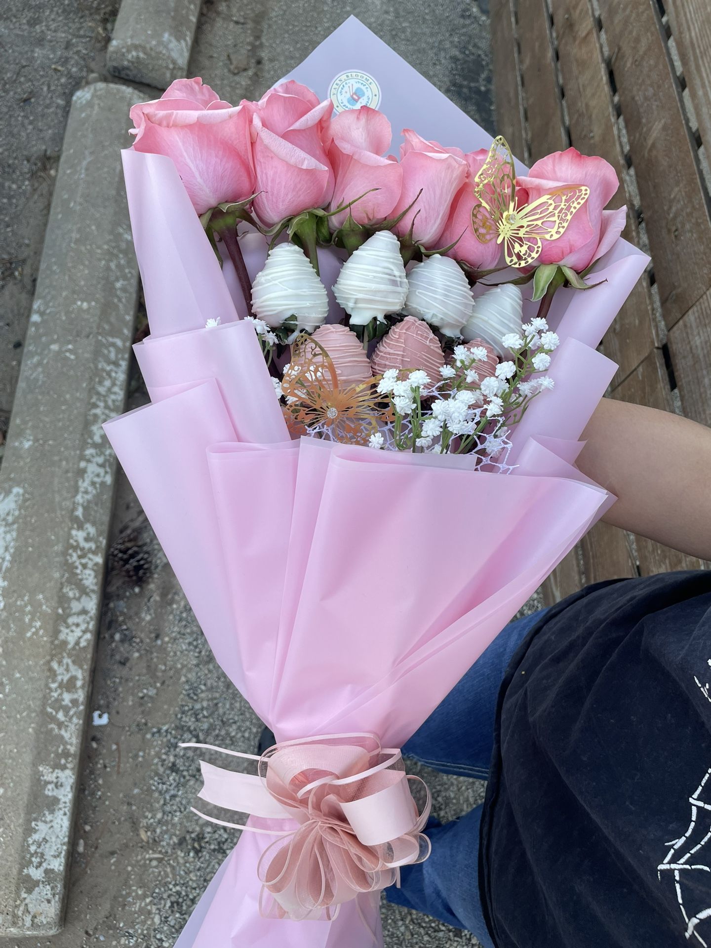 Strawberry And Be Sweet Roses Bouquet π