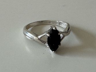 Size 6 Onyx & Sterling Silver