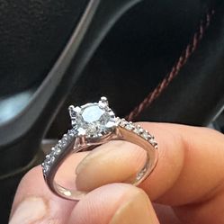 14K  Diamond Engagement Rng  $1,000 