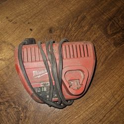 Milwaukee M12 Charger