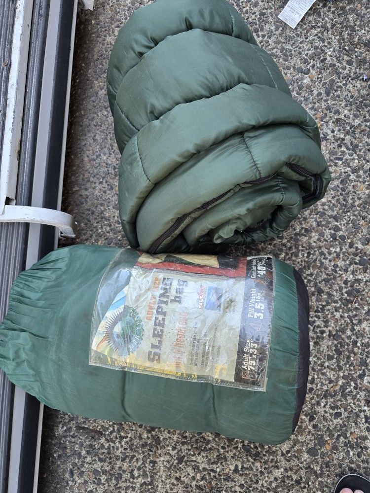 2 Sleeping Bags