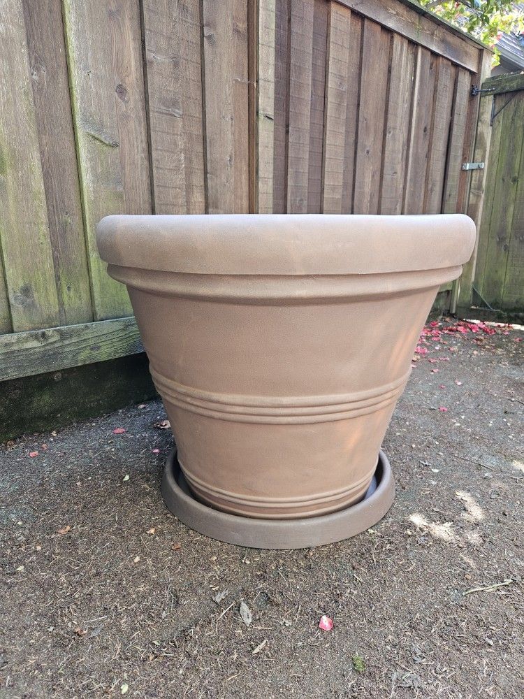Brand New HUGE Composire Planter Pot 35" With Saucer NO OFFERS