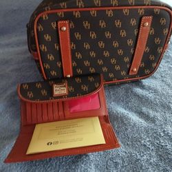 Dooney & Bourke  Purse And Clutch Wallet
