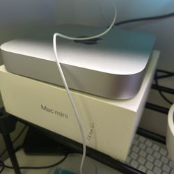Mac mini M2  Super fast 