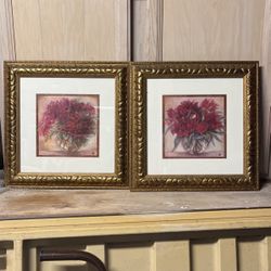 2 Pictures Of Flowers In Water Base