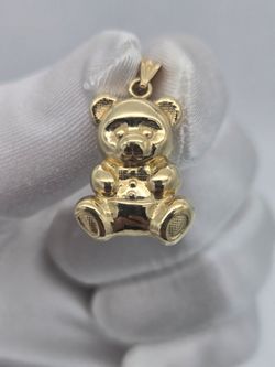10  K Pendant