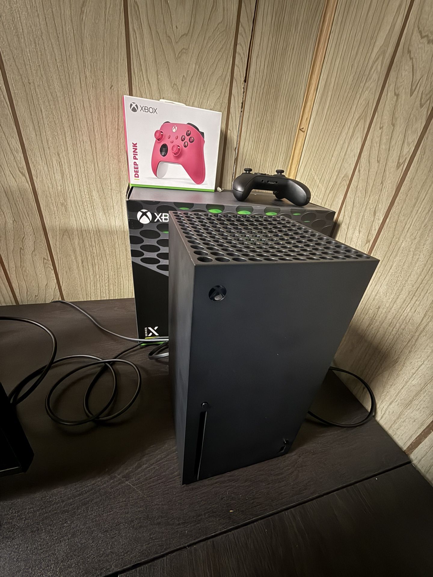Xbox X 1Tb Disc With Extra Controller Pink