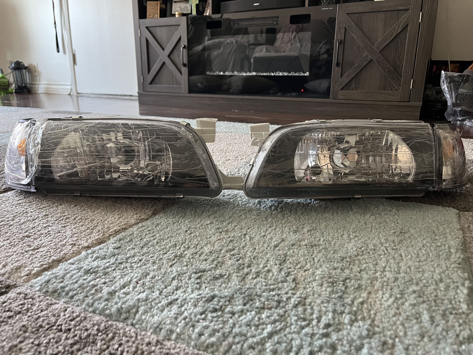 93-97 Toyota Corolla Headlights / Ae101