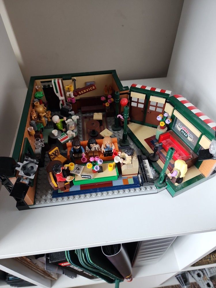 Lego Friends Central Perk 21319