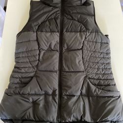 Lululemon FLUFFIN AWESOME VEST Black Puffer 800 Down Jacket vest Size 8