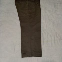 Van Heusen Men's Pleated Cotton No Fade/ Wrinkle, Cuffed.