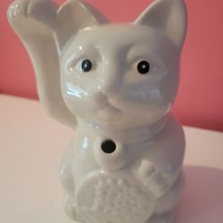 Cat Sculpture/Teapot – Brand New – $5