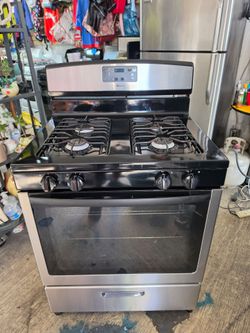 Used Amana gas stove