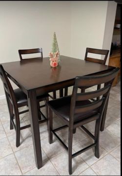 New table set