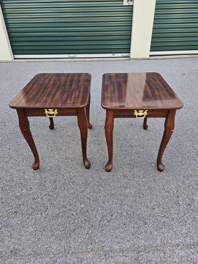 Set Of End Tables."CHECK OUT MY PAGE FOR MORE DEALS "
