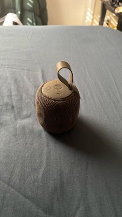 Small speaker