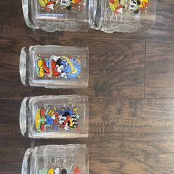 Collector's Edition 2000 McDonals Walt Disney World Y2K Mickey Mouse Square Glasses Set of 5, $250 cash. No delivery. Meet in person. I have an extra 