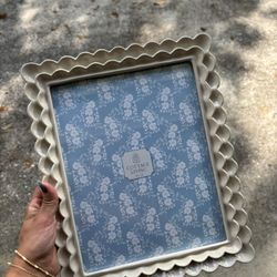 White picture frame 