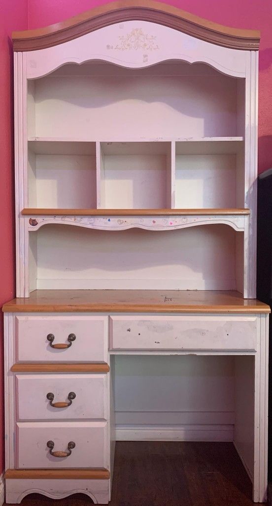 Wooden Desk With Hutch