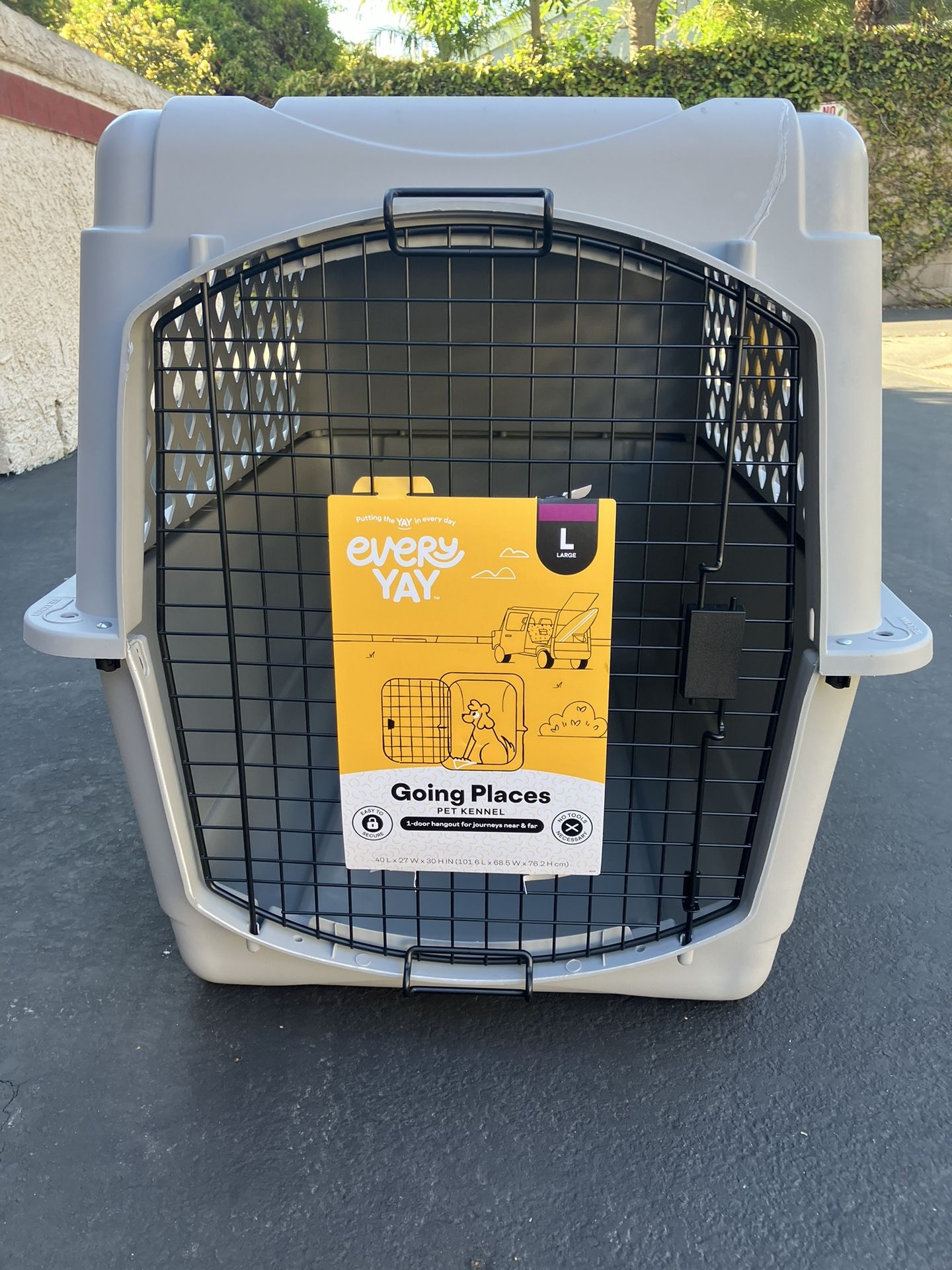 LARGE DOG KENNEL