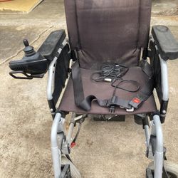 Battery powered wheelchair