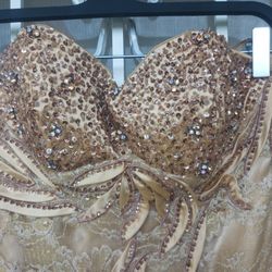 A Beautifu Gold  Prom ,/Wedding /Dress 