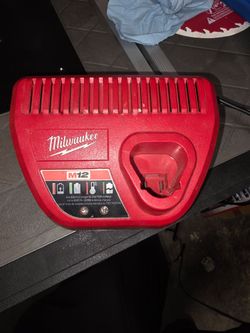 Milwaukee M12 Charger