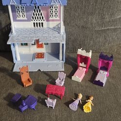 Disney Frozen Pop Adventures Arendelle Castle Playset includes Ana and Elsa