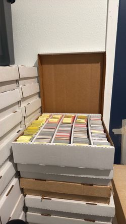 Baseball/basketball/football cards