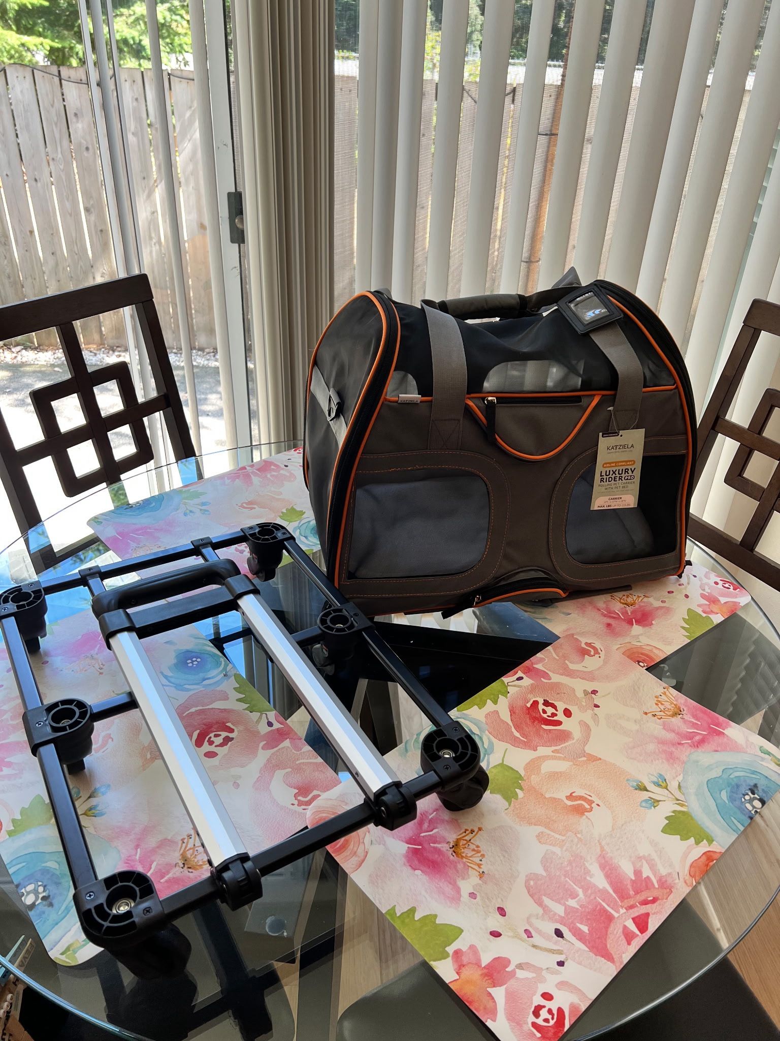Rolling Pet Carrier