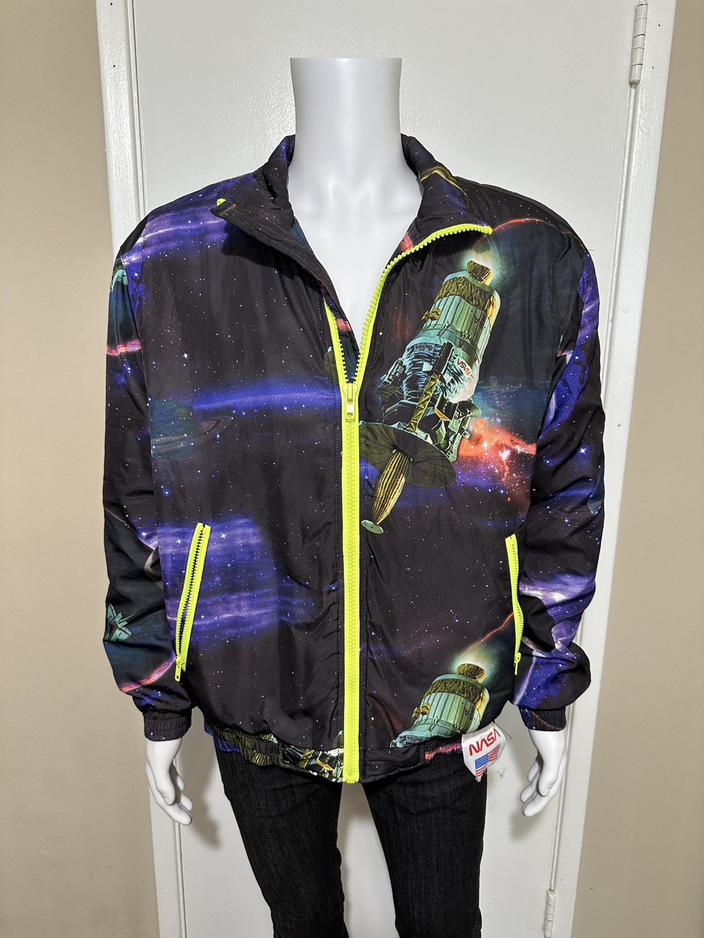 Forever 21 Men’s NASA Jacket Size Large