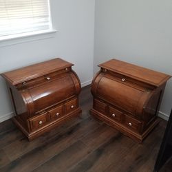 Dresser w/matching Night Stands And 1 End Table